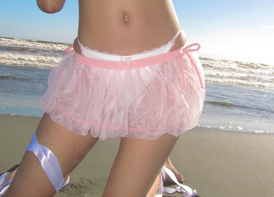 Summer, and Make It Kawaii: Cute Outfits for Festivals & Beach Days