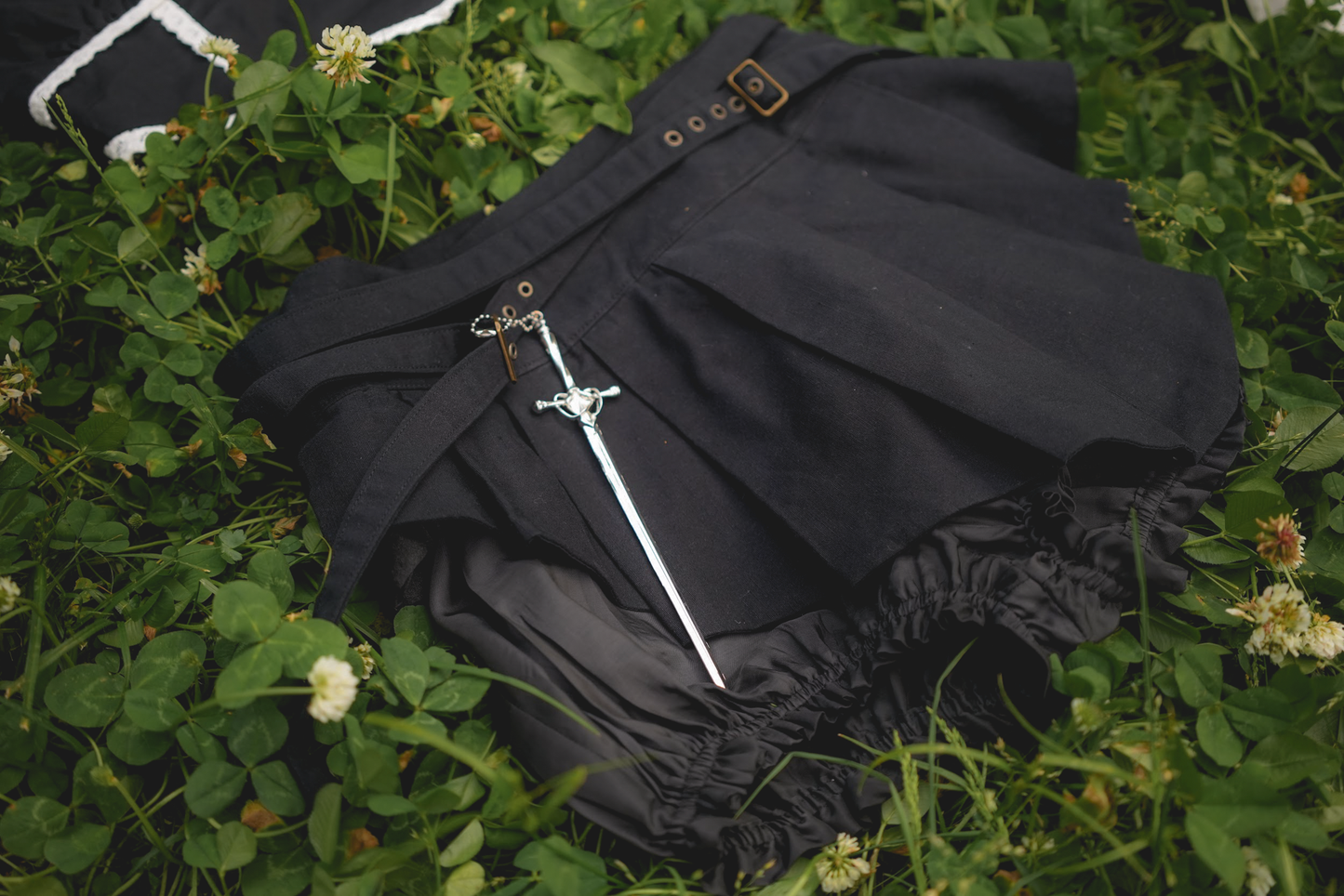 Fallen Angel Skirt (Black)