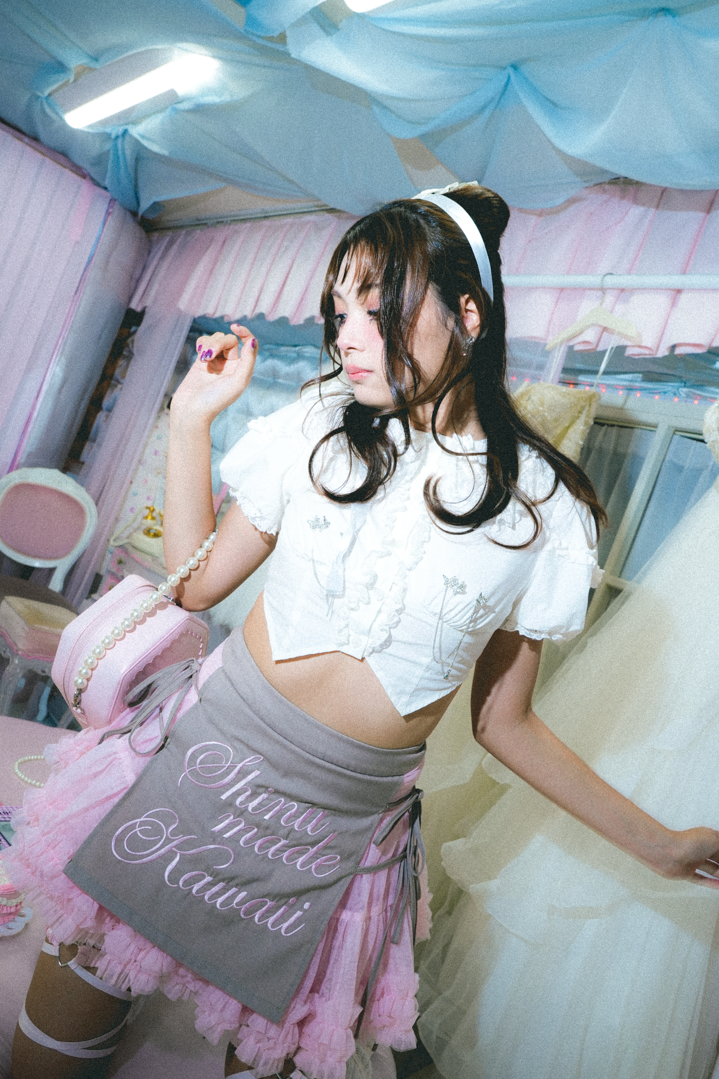 Pierced Heart Frill Blouse with detachable sleeves